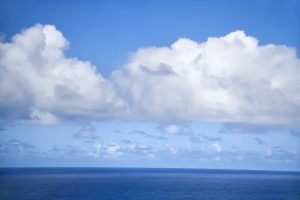 Oceano Pacífico e céu . — Fotografia de Stock