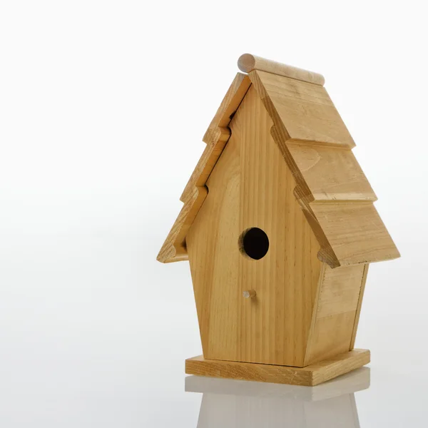 Casa per uccelli in legno . — Foto Stock