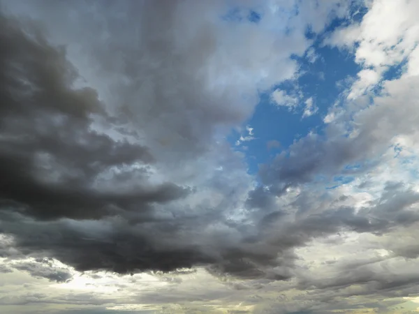 Nuvens no céu . — Fotografia de Stock