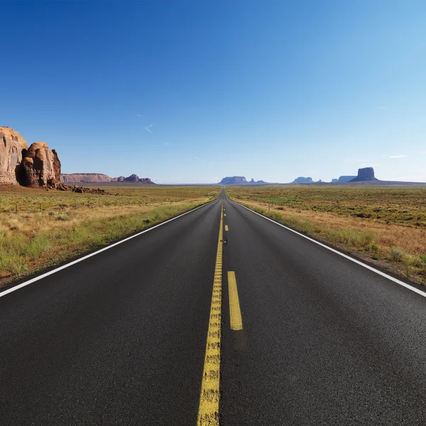 Autostrada desertica aperta . — Foto Stock