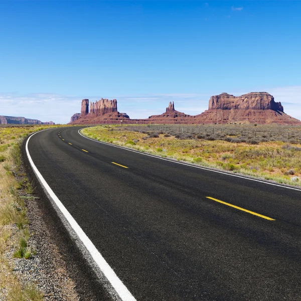 시골 사막의 고속도로. — 스톡 사진