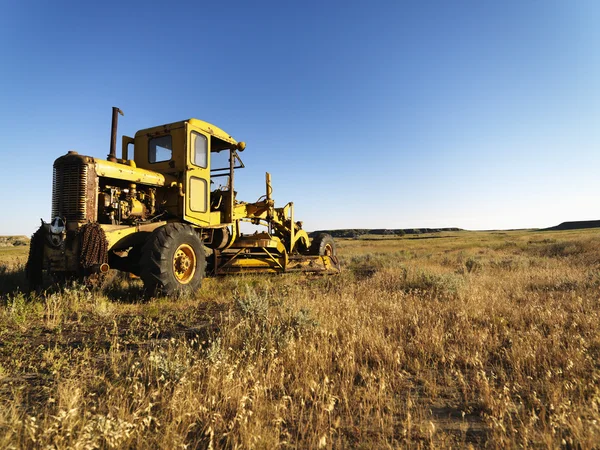 Old Grader in Field — Stock Photo, Image