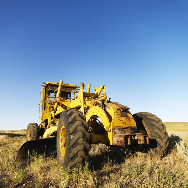 Tractor in field. — Stock Photo, Image