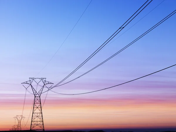 Linee elettriche al tramonto — Foto Stock