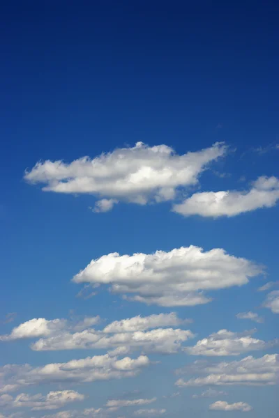 Bolyhos felhők. — Stock Fotó