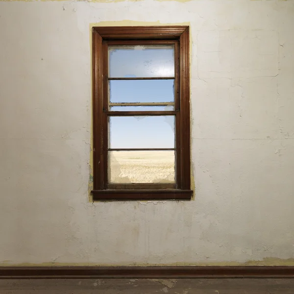 Wand mit Fenster. — Stockfoto