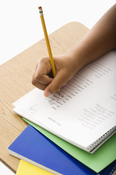 Dítě dělat domácí úkoly. — Stock fotografie