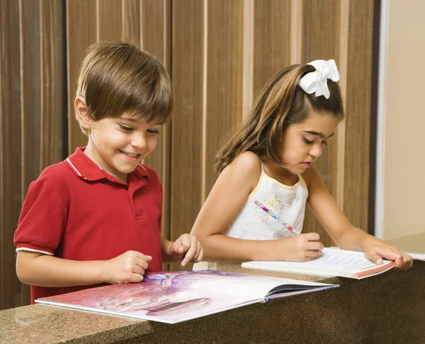 Kids doing homework. — Stock Photo, Image