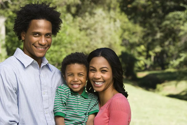 Sorridente famiglia felice . — Foto Stock