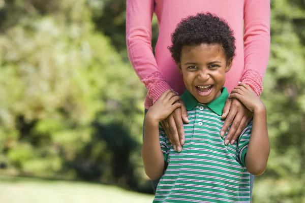 Moeder en zoon. — Stockfoto