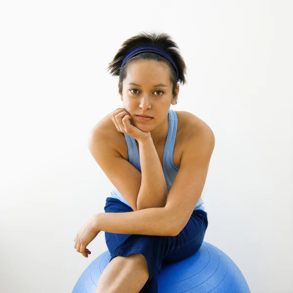 Retrato de mulher fitness — Fotografia de Stock