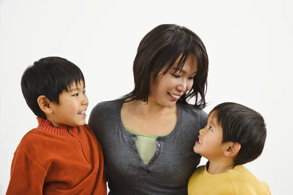 Famiglia asiatica — Foto Stock