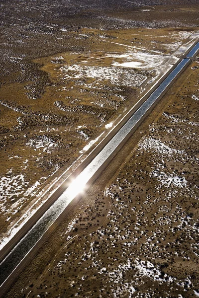 Canal de riego a través del Colorado rural . —  Fotos de Stock