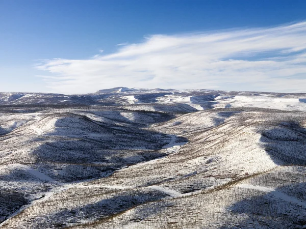 Zasněžené kopce krajina — Stock fotografie