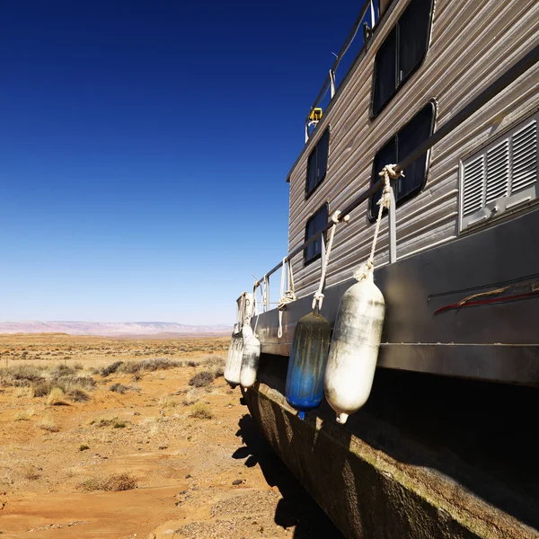 アリゾナ州の砂漠でハウスボート. — ストック写真