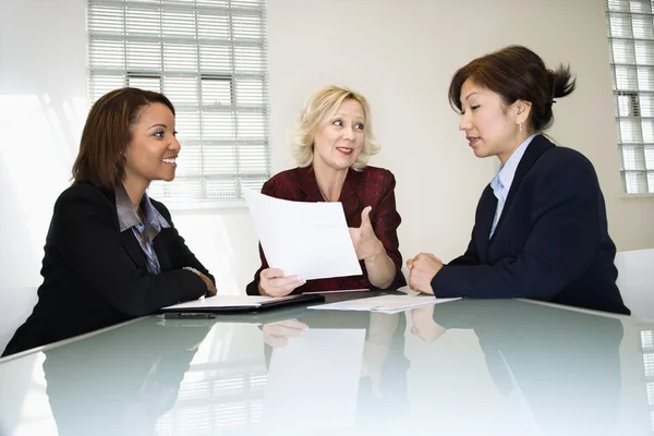 Reunião de mulheres de negócios — Fotografia de Stock