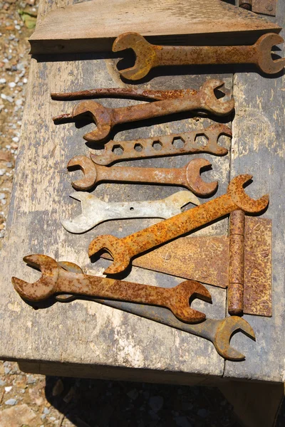 Παλιό σκουριασμένο γαλλικά κλειδιά. — Φωτογραφία Αρχείου