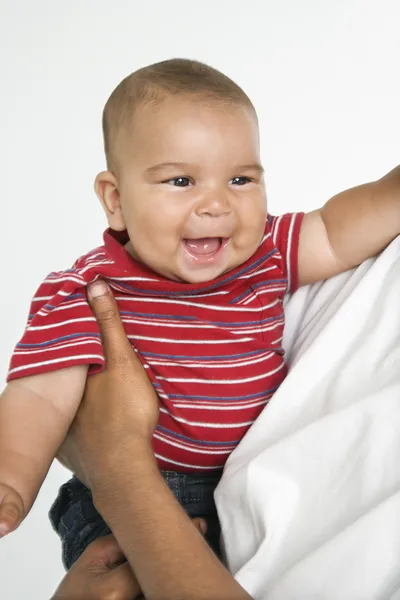 Liten pojke baby hålls. — Stockfoto