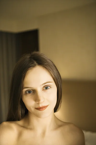 Kaukasisches Frauenporträt. — Stockfoto