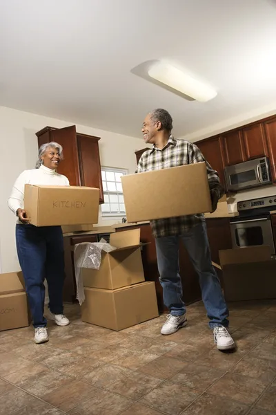 Couple With Moving Boxes — Stock Photo, Image