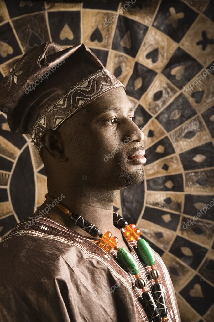 Jeune homme  afro am ricain en costume traditionnel de l 