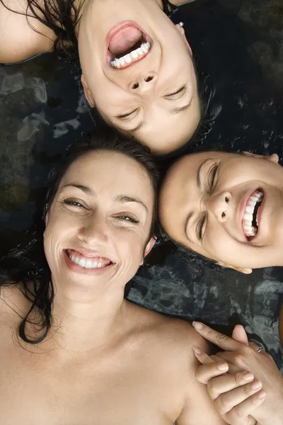 Drie naakte vrouwen. — Stockfoto