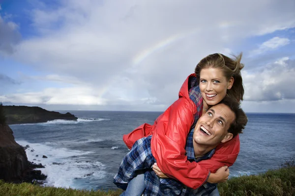 Casal de férias em Maui, Havaí . — Fotografia de Stock