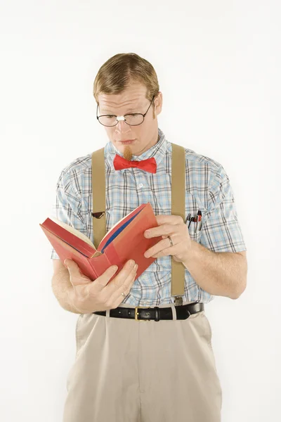 Hombre leyendo libro. —  Fotos de Stock