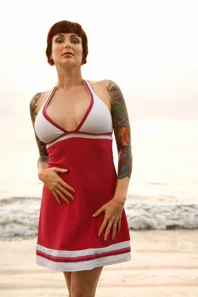 毛伊岛海滩上的女人. — 图库照片