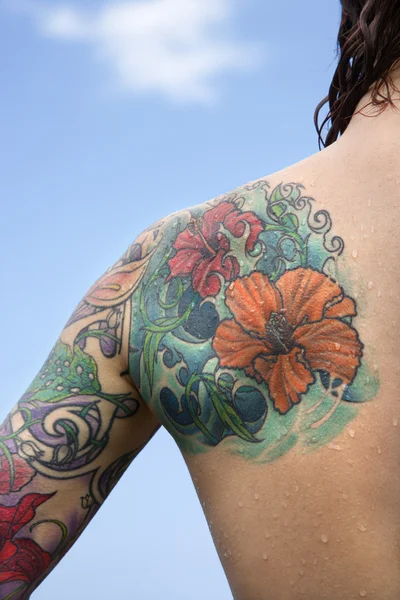 Tatuato donna . — Foto Stock