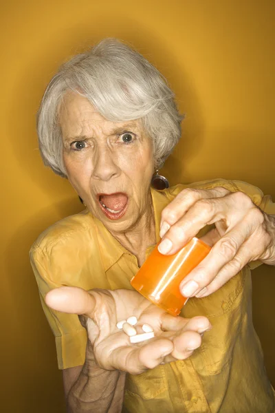 Γυναίκα με φαρμακευτική αγωγή. — Φωτογραφία Αρχείου