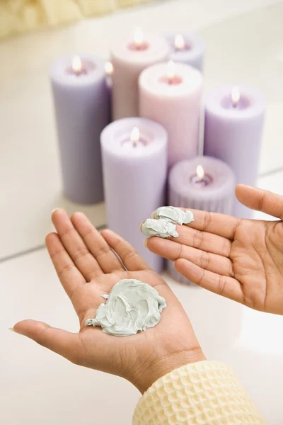 Vrouw doen schoonheidsbehandeling. — Stockfoto