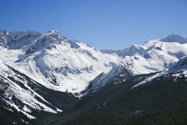 Paesaggio montano panoramico con neve . — Foto Stock