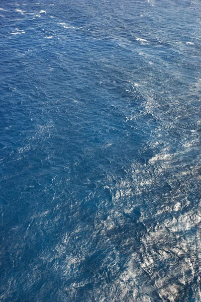 Eau de mer bleue . — Photo