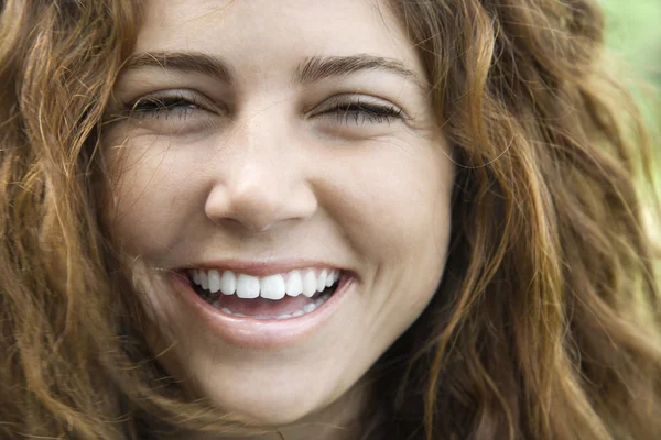 Lächelnde Frau. — Stockfoto