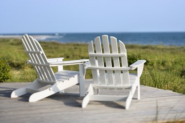 Kel Kafa Adası, Kuzey c bakan beach Adirondack sandalyeler