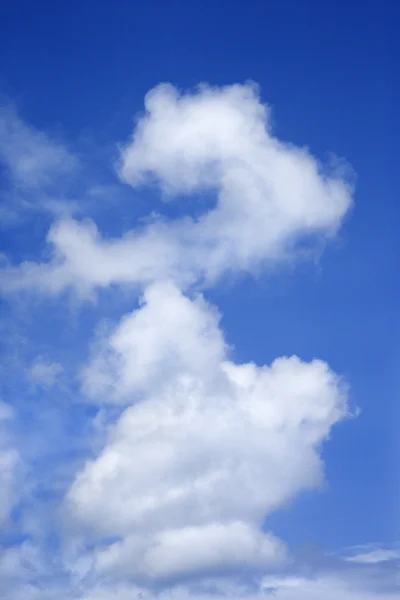 Cloud formation in blue sky. — Stock Photo, Image
