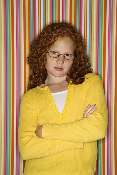 Menina com braços cruzados . — Fotografia de Stock