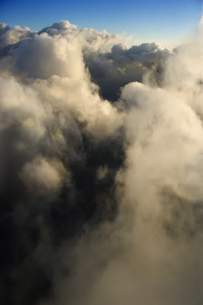 Nuvole con cielo blu. — Foto Stock