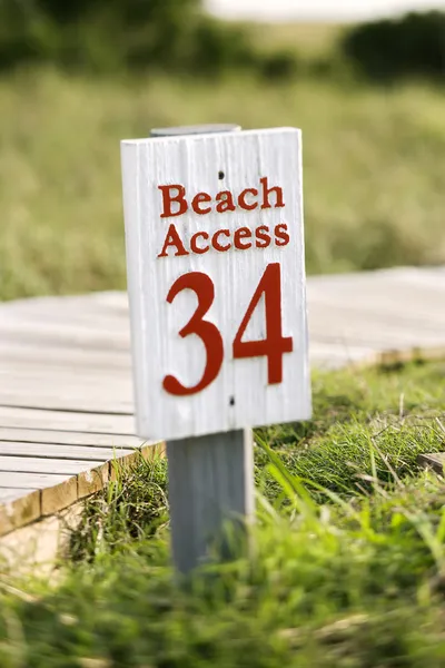 Accesso alla spiaggia su Bald Head Island . — Foto Stock