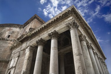 Pantheon dış.