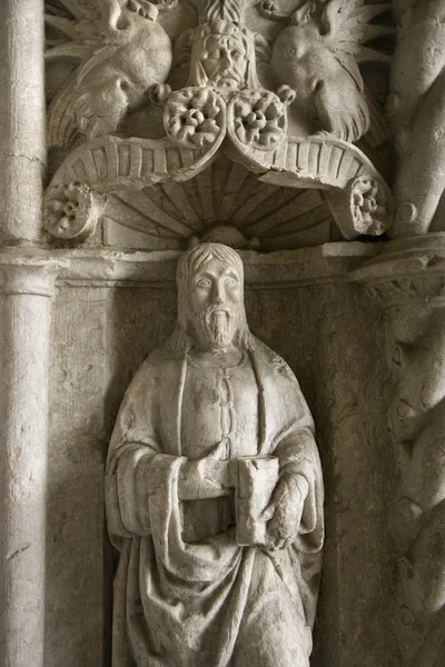 리스본, 포르투갈에서에서 남자의 조각. — 스톡 사진