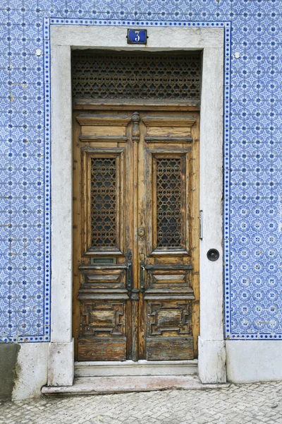 Drzwi zewnętrzne. — Zdjęcie stockowe