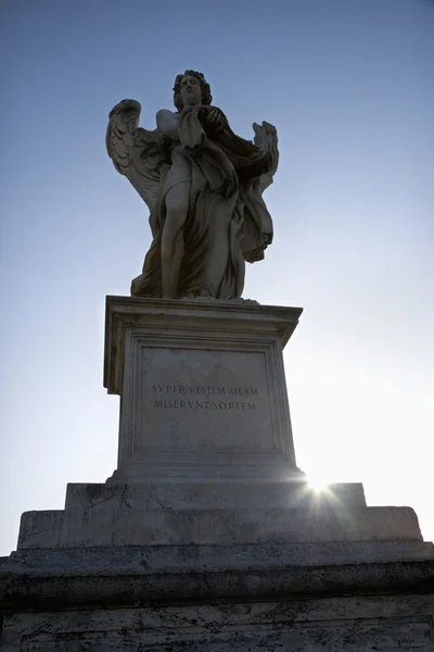 Escultura angélica em Roma, Italia . — Fotografia de Stock