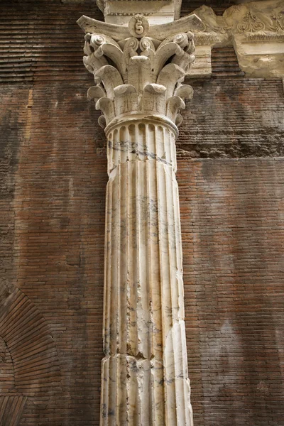 Columna en Roma . —  Fotos de Stock
