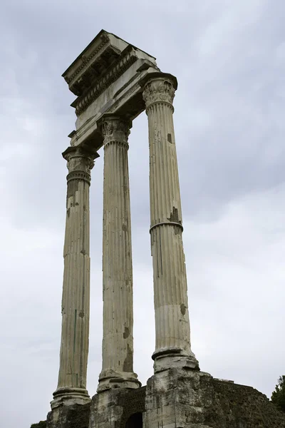 Ruiny římské fórum v Římě, Itálie. — Stock fotografie