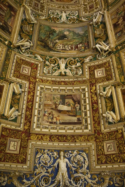 天花板壁画，梵蒂冈博物馆. — 图库照片