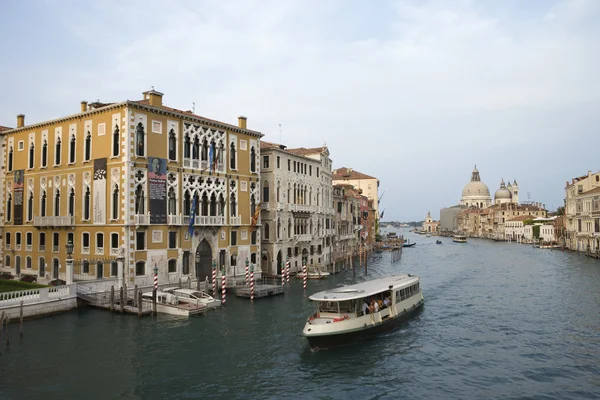 Venice, Olaszország-csatorna. — Stock Fotó