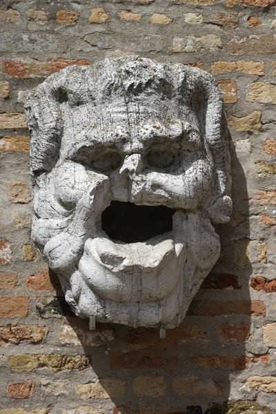 Escultura de cabeza de hormigón . — Foto de Stock