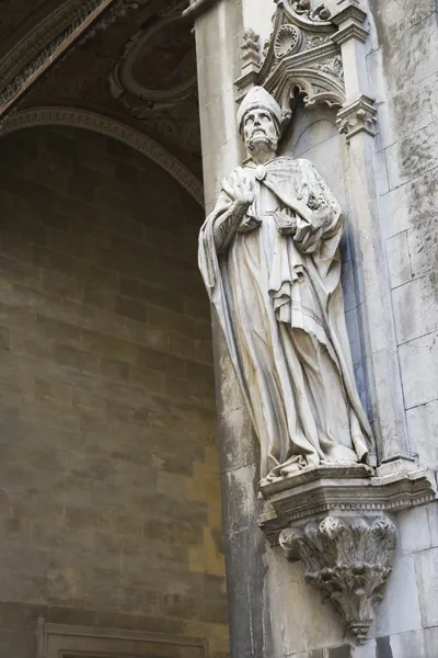 Άγαλμα στην ιταλική εκκλησία. — Φωτογραφία Αρχείου